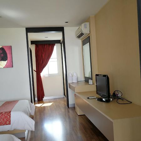 Panatara Hotel チュンポーン エクステリア 写真