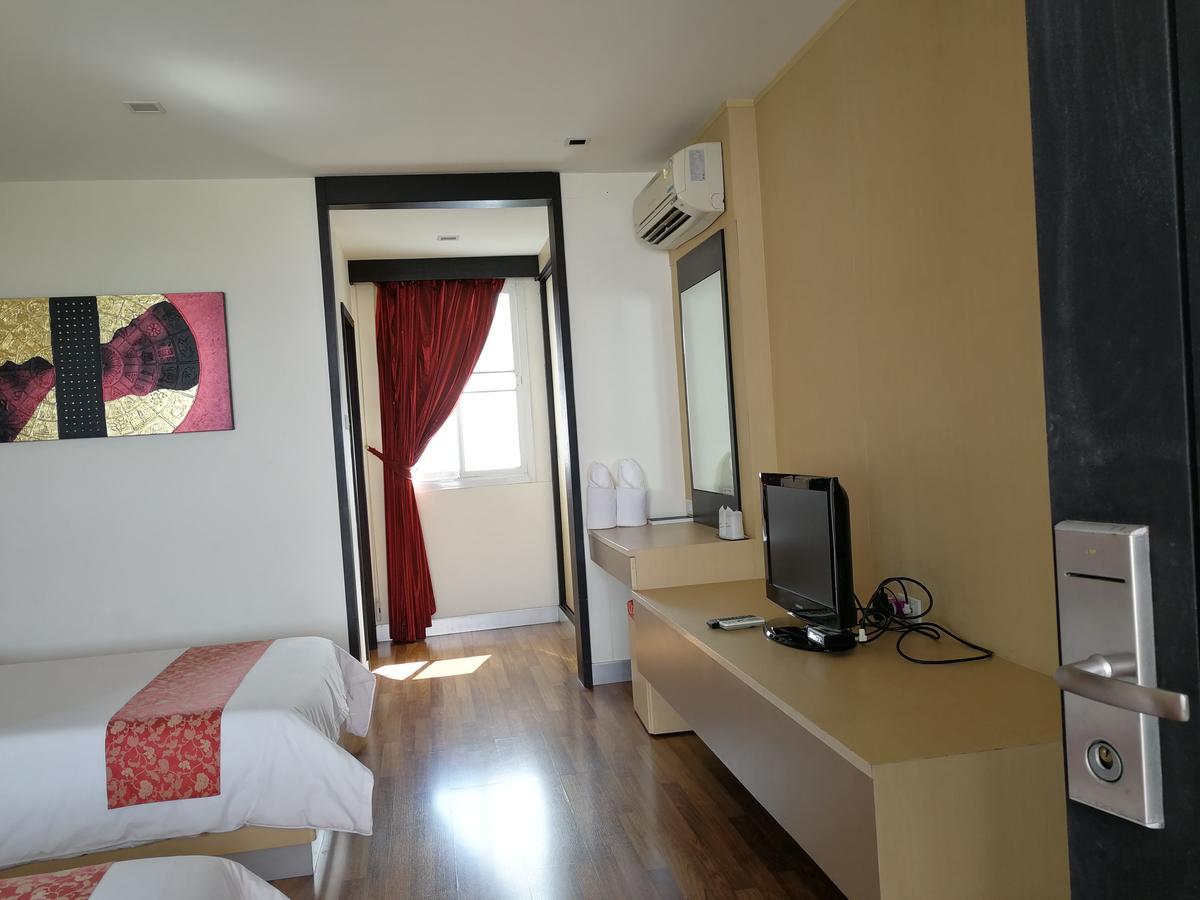 Panatara Hotel チュンポーン エクステリア 写真